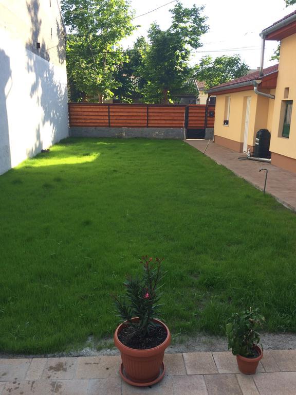 Апартаменты Green Garden Apartman Будапешт Экстерьер фото